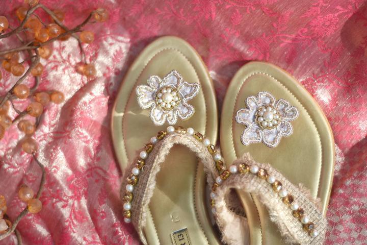 Chapter 13 - Off White Pearl Flower - 19284 - Studio by TCS