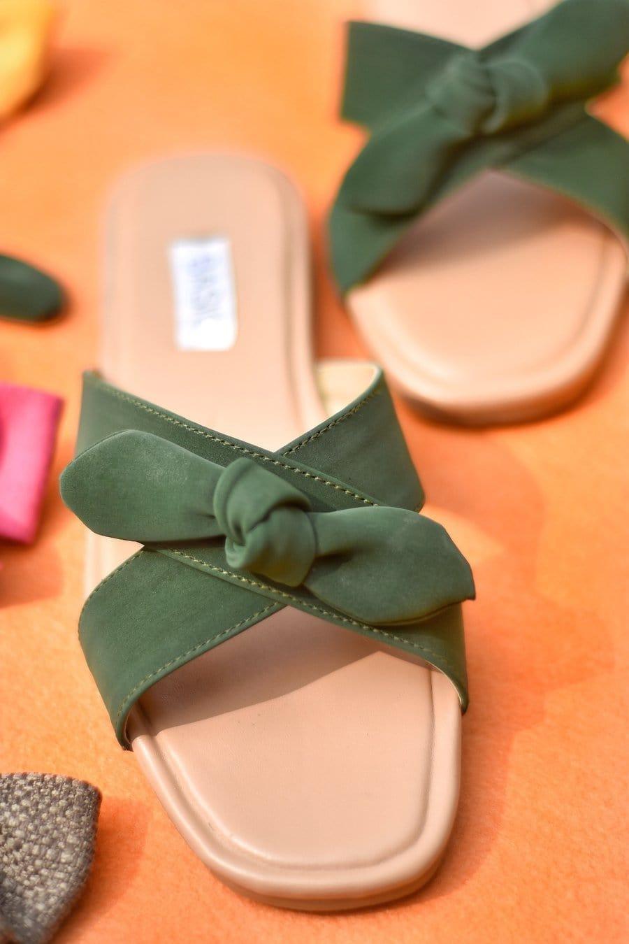 Basic - Bottle Green B21-04