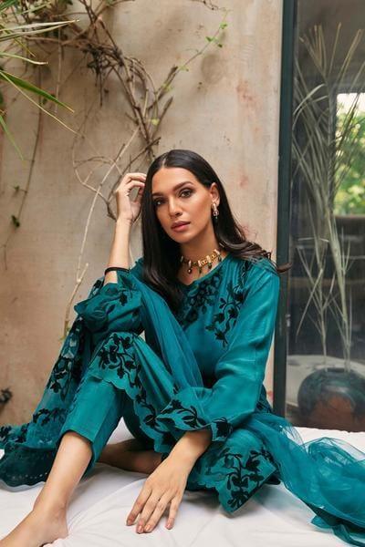 Natasha Kamal - Avery - 3 PC