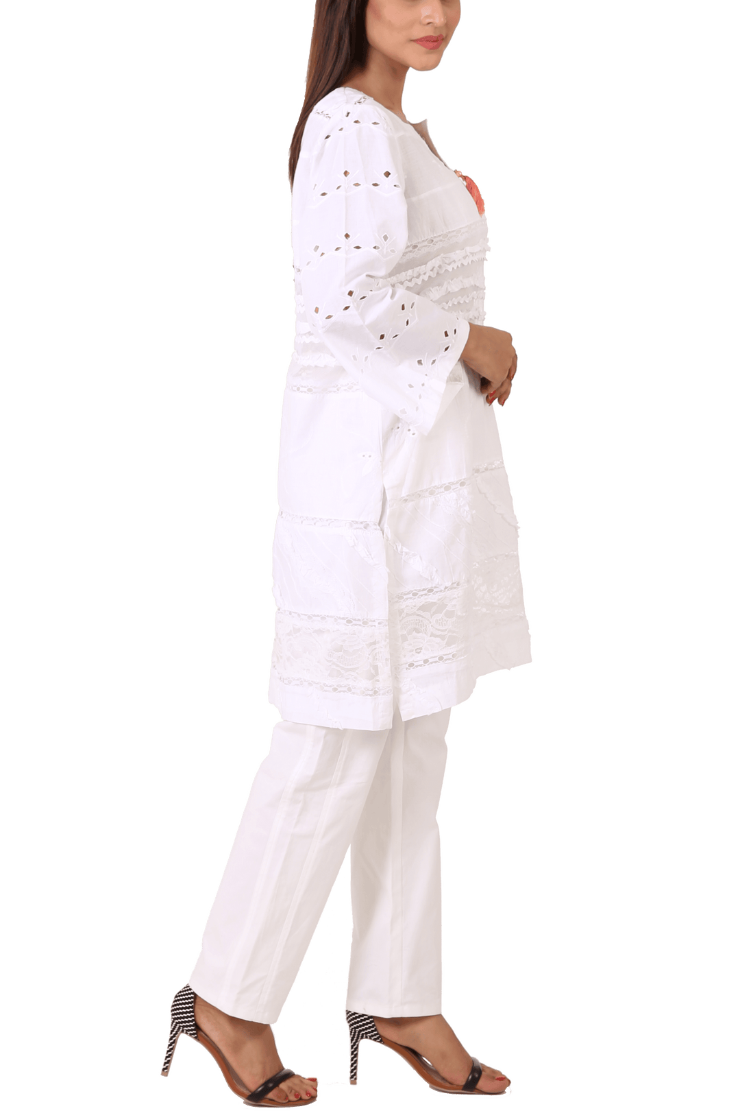 Maheen Ghani Taseer - White Embroidered Shirt With Pink Tassels