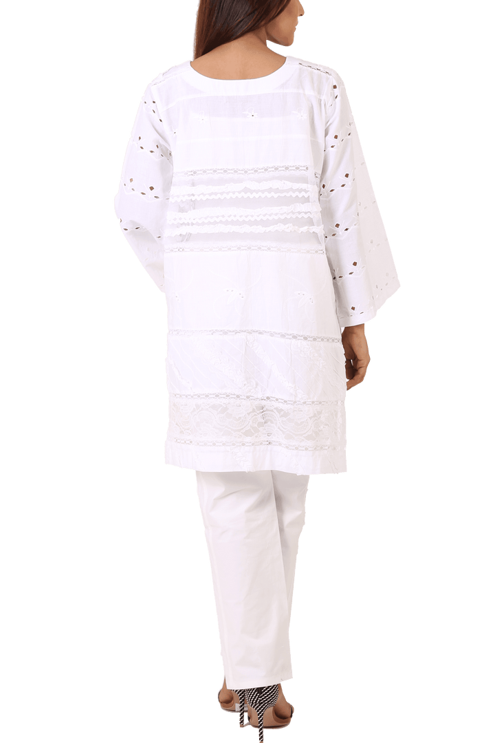 Maheen Ghani Taseer - White Embroidered Shirt With Pink Tassels