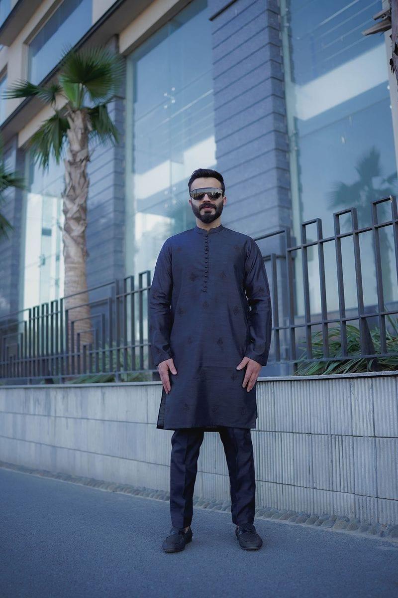 Leon Man - BLACK PURE SILK - 1 Piece