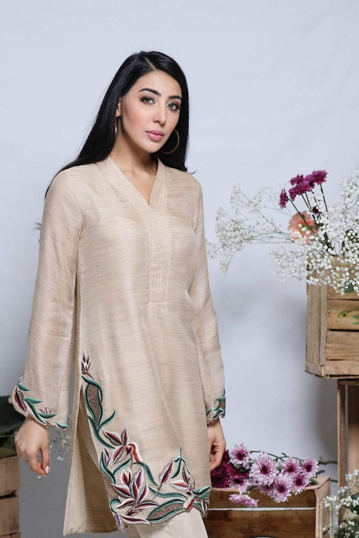 Natasha Kamal - Lilium