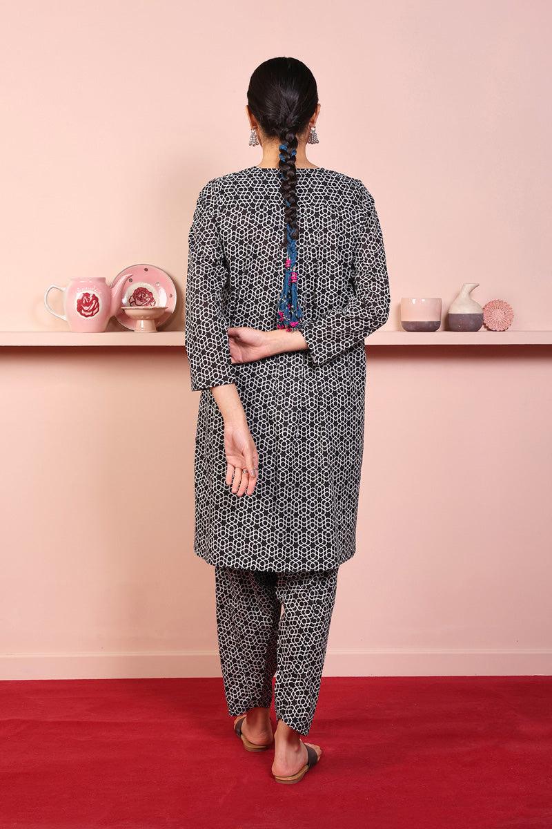 Generation - 2-Piece Geometric Set - Black - Lawn