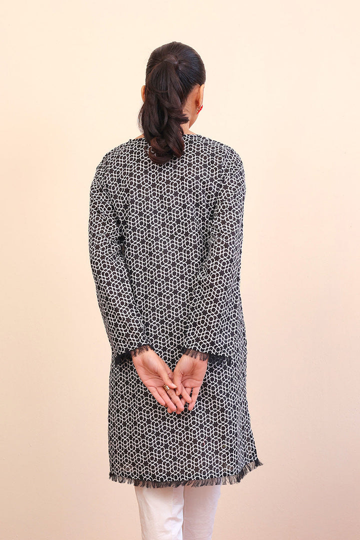 Generation - Geometric Frayed - Black - Lawn - 1 Piece