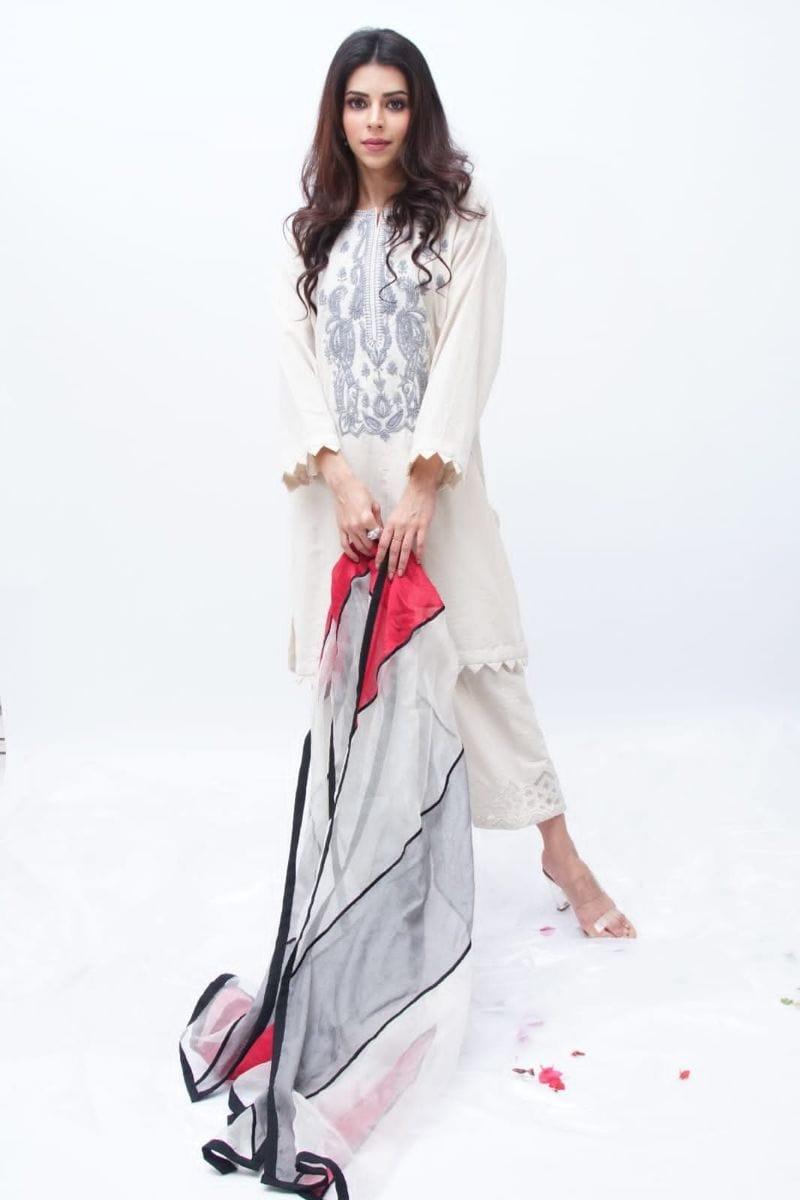 Urooj Atelier - Daisy Lava - 3 Piece - ES 006