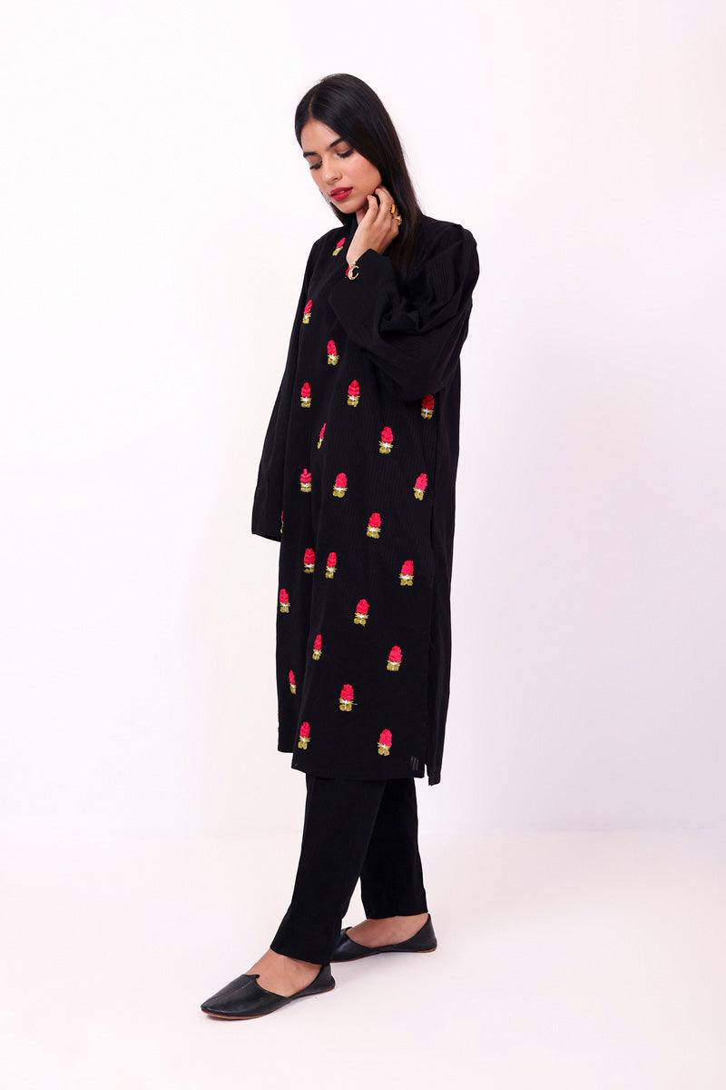 Generation - 2- Piece Exotic Blooms Set - Black - Studio by TCS