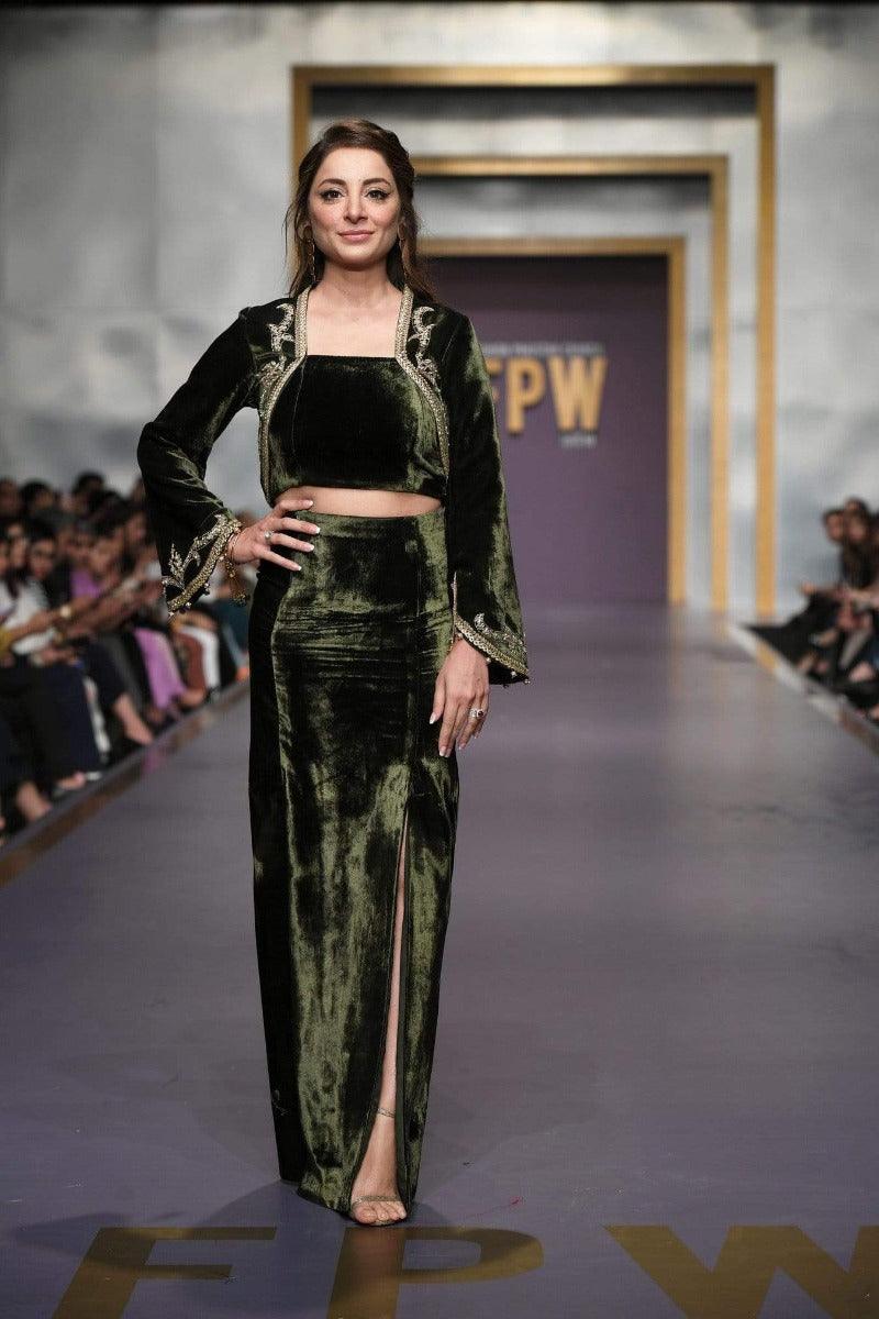 Yasmin Zaman - Green Velvet - F-195 - Shrug